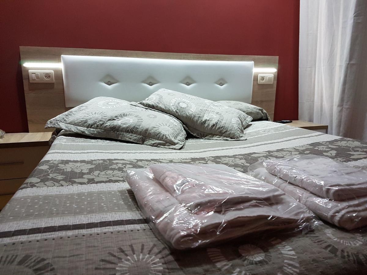 Hostal Los Nogales Cangas De Narcea Exterior foto