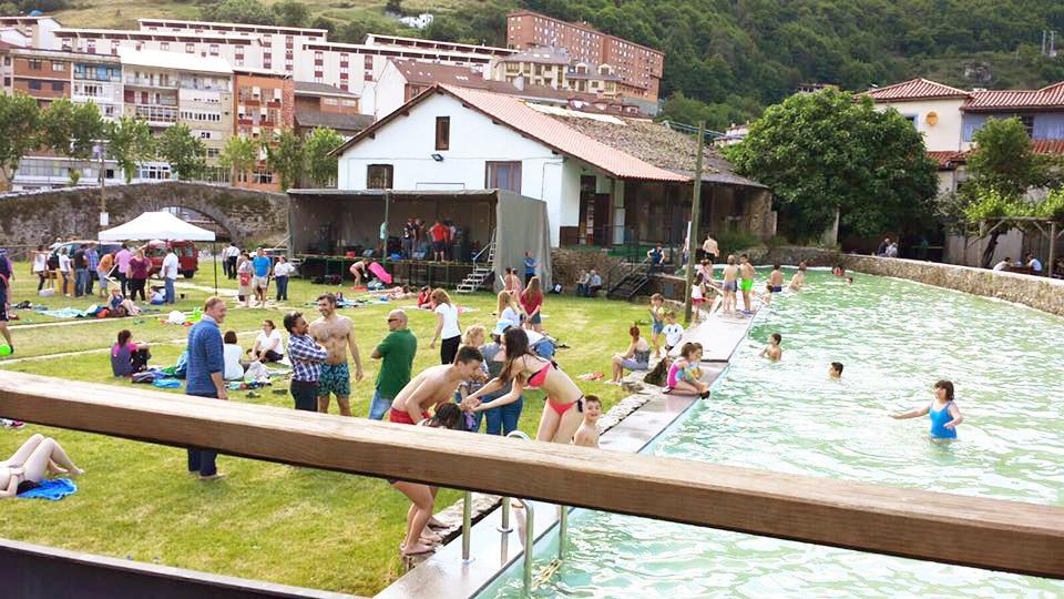 Hostal Los Nogales Cangas De Narcea Exterior foto